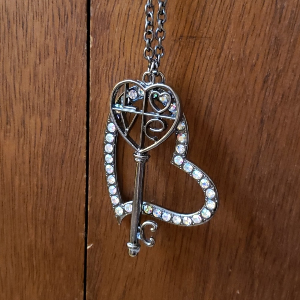 Long love key and heart necklace**Bogo on all item